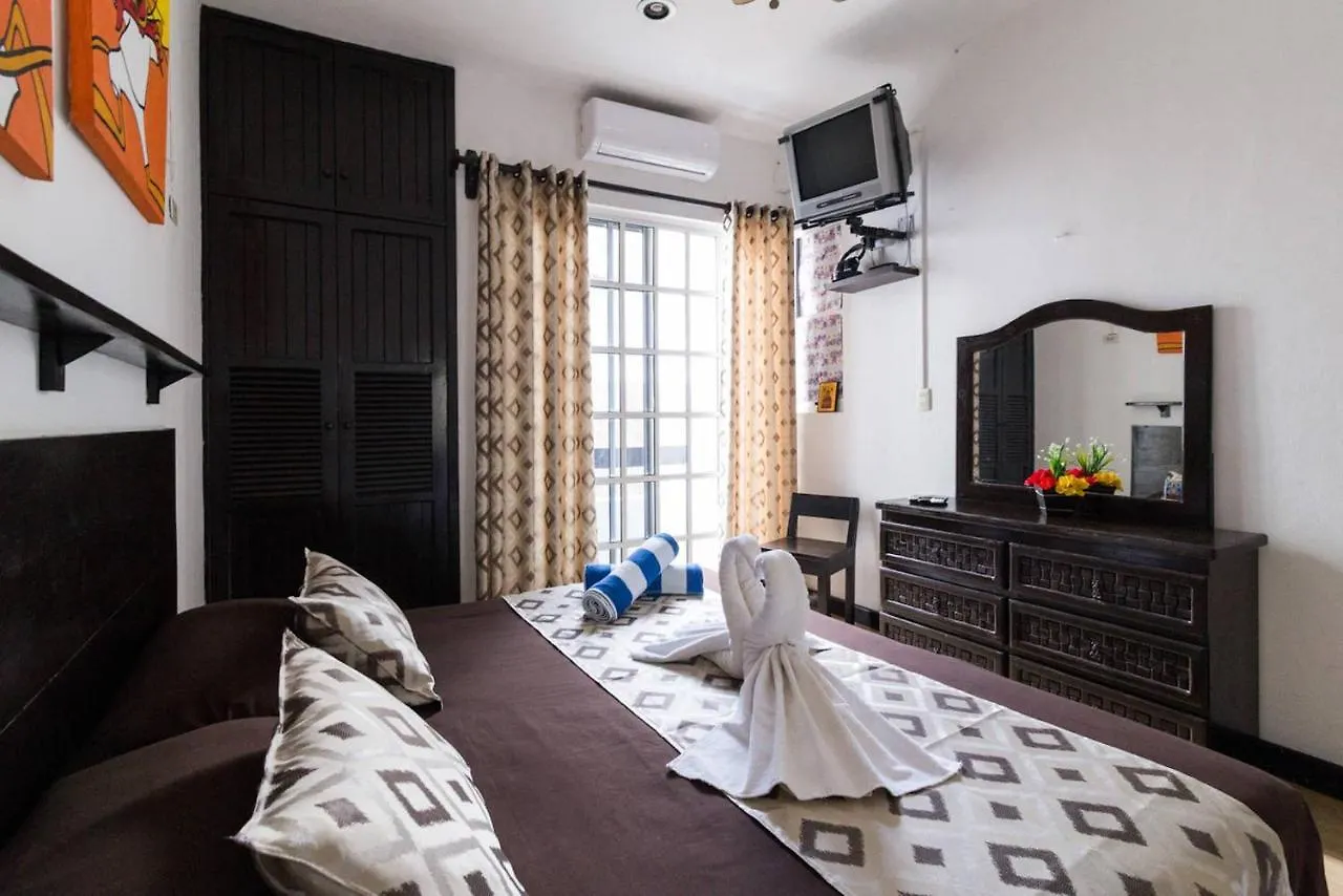 Speedy Double Room Dolce Vita Caribe Beach B&B Плая-дель-Кармен